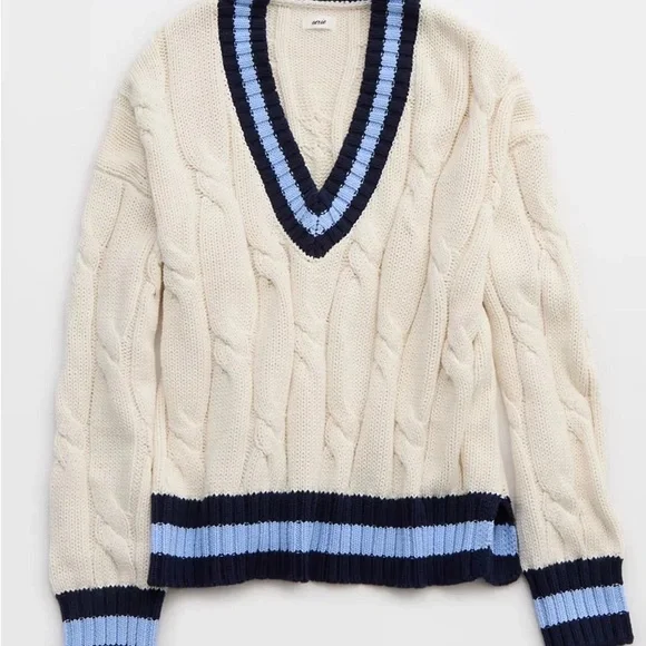NWT Cream Cable Knit V-Neck Sweater with Blue Stripe Trim - Picture 2 of 10